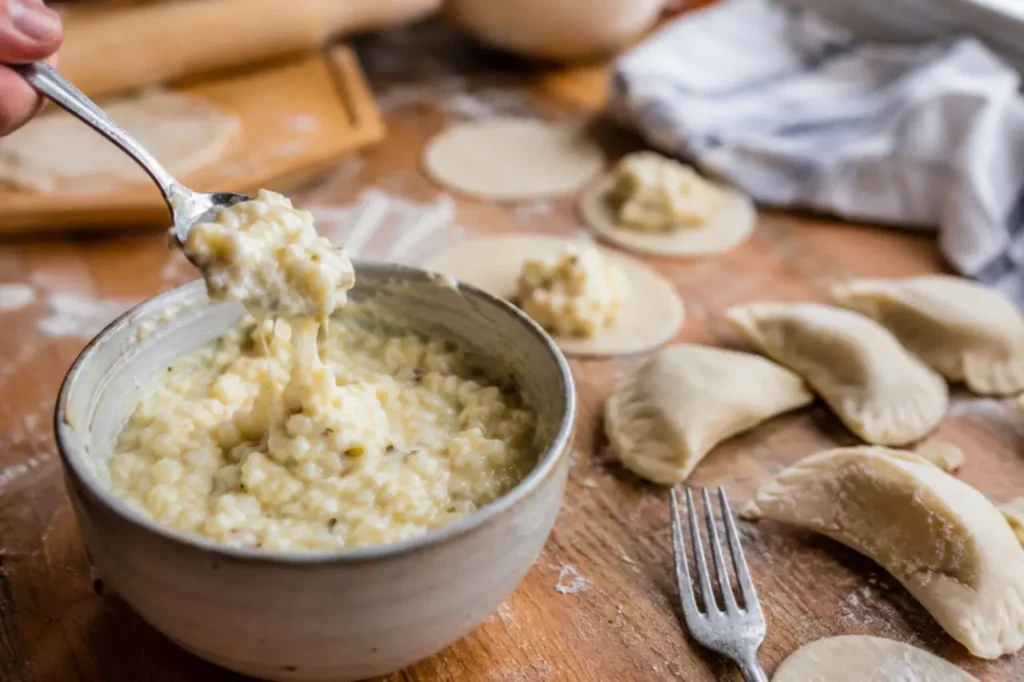 Dlaczego farsz na pierogi ruskie jest za rzadki? Przyczyny i proste poprawki